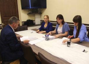 Облизбирком принял документы для регистрации кандидата на должность Губернатора Смоленской области, выдвинутого избирательным объединением Смоленское областное отделение политической партии «КОММУНИСТИЧЕСКАЯ ПАРТИЯ РОССИЙСКОЙ ФЕДЕРАЦИИ»