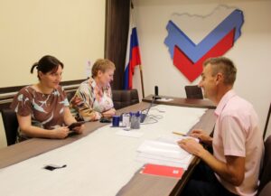 Региональный избирком принял от кандидата в депутаты Смолоблдумы Белихиной Татьяны документы для выдвижения